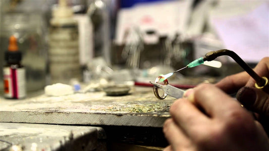 What is your jewelry is made of? An easy guide to deciphering different metals