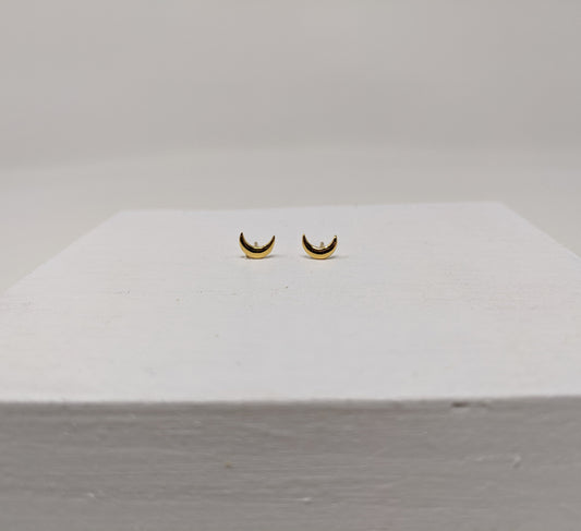 yellow gold moon stud earrings